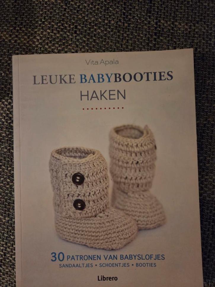 Leuke Babybooties Haken - Vita Apala, Boeken, Hobby en Vrije tijd, Zo goed als nieuw, Breien en Haken, Geschikt voor kinderen