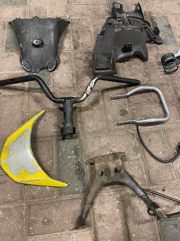 Peugeot scooter onderdelen beschikbaar voor biedingen