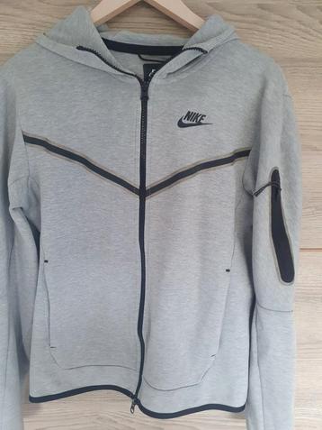 Nike Tech Fleece Vest XS beschikbaar voor biedingen