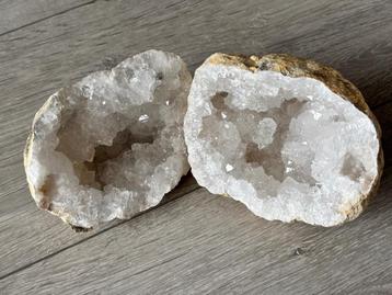Geode Bergkristal 1198 gram beschikbaar voor biedingen