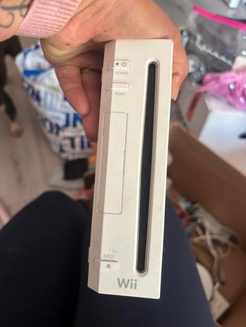 Wii incl toebehoren beschikbaar voor biedingen