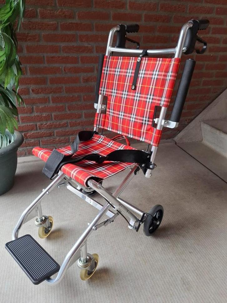 Opvouwbare aluminium rolstoel met extra remmen., Diversen, Rolstoelen, Gebruikt, Duwrolstoel, Inklapbaar, Ophalen