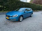 Rdesign v60  D6 Hybride 288pk dec 2015 full option NL auto, Auto's, Volvo, 1880 kg, 110 €/maand, Origineel Nederlands, Te koop