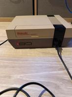 NES - Nintendo Entertainment System - 8 Bit spelcomputer, Ophalen of Verzenden, Gebruikt, Met 2 controllers