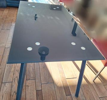 Glazen eettafel  beschikbaar voor biedingen