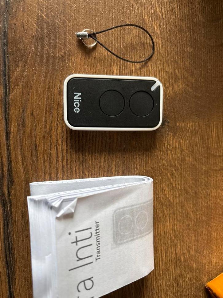 Nice Era Inti handzender - Nieuwstaat, Doe-het-zelf en Verbouw, Elektra en Kabels, Zo goed als nieuw, Ophalen of Verzenden