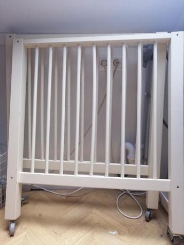 Box met wieltjes beschikbaar voor biedingen