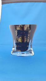 Bijzondere zwarte geblazen design vaas, puntig ovaal. 2A19