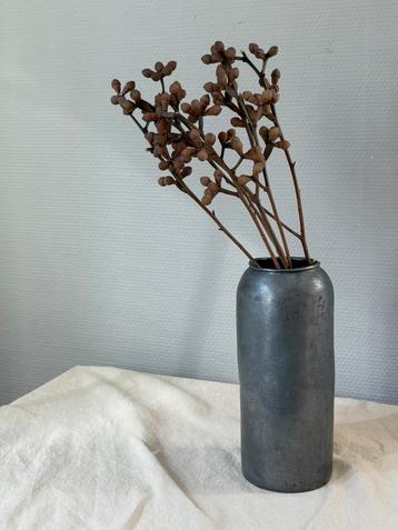 Vintage tinnen hoge vaas Japandi stijl h21cm beschikbaar voor biedingen