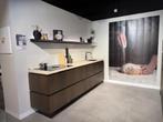 Luxe keuken met hangmeubel en fineer kastenwand, Ophalen, Overige materialen, Bruin, Nieuw