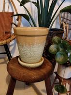 Mooie Bloempot met Schotel, Ophalen, Rond, Binnen, Zo goed als nieuw