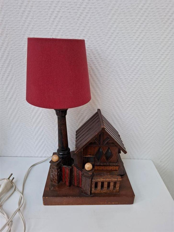 Decoratieve lamp met muziekdoosje, Antiek en Kunst, Curiosa en Brocante, Ophalen of Verzenden