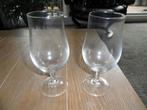 In goede staat: twee bierglazen op voet, Glas of Glazen, Ophalen of Verzenden, Overige stijlen, Glas