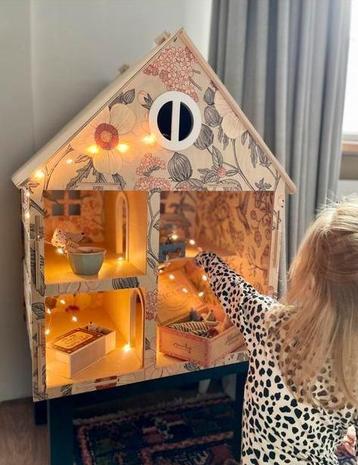 Deugniet & Co Magical garden poppenhuis beschikbaar voor biedingen