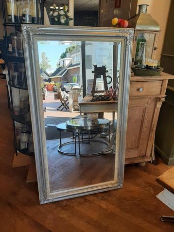Prachtige grote spiegel facetgeslepen zilver 79 x 140 cm beschikbaar voor biedingen