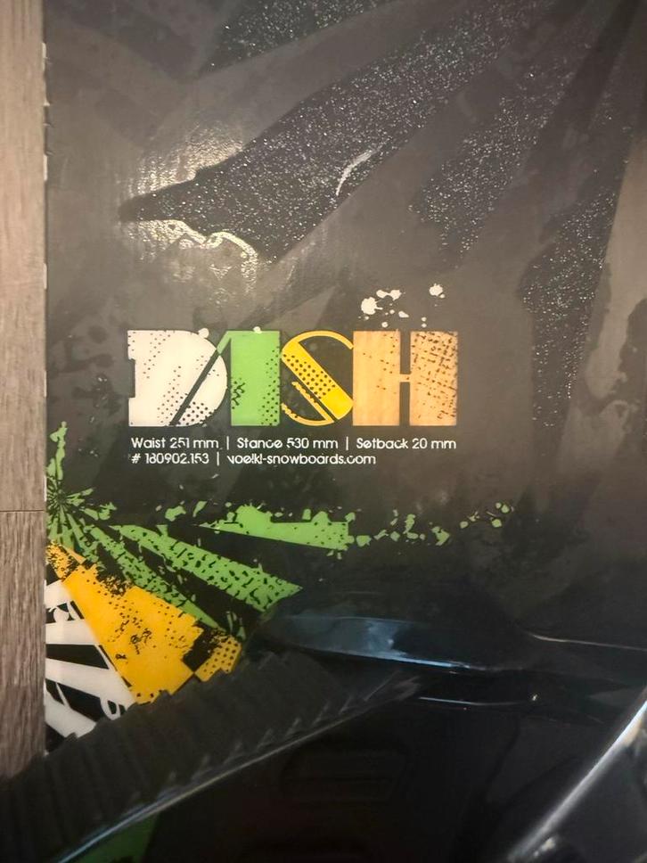 Voelkl Dish Snowboard met Bindingen (maat 43/44), Sport en Fitness, Snowboarden, Ophalen