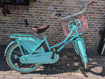 Hele nette kinderfiets 22inch met kratje beschikbaar voor biedingen