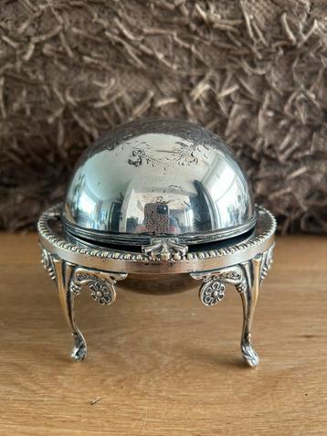 Verzilverd Biedermeier Botervlootje beschikbaar voor biedingen