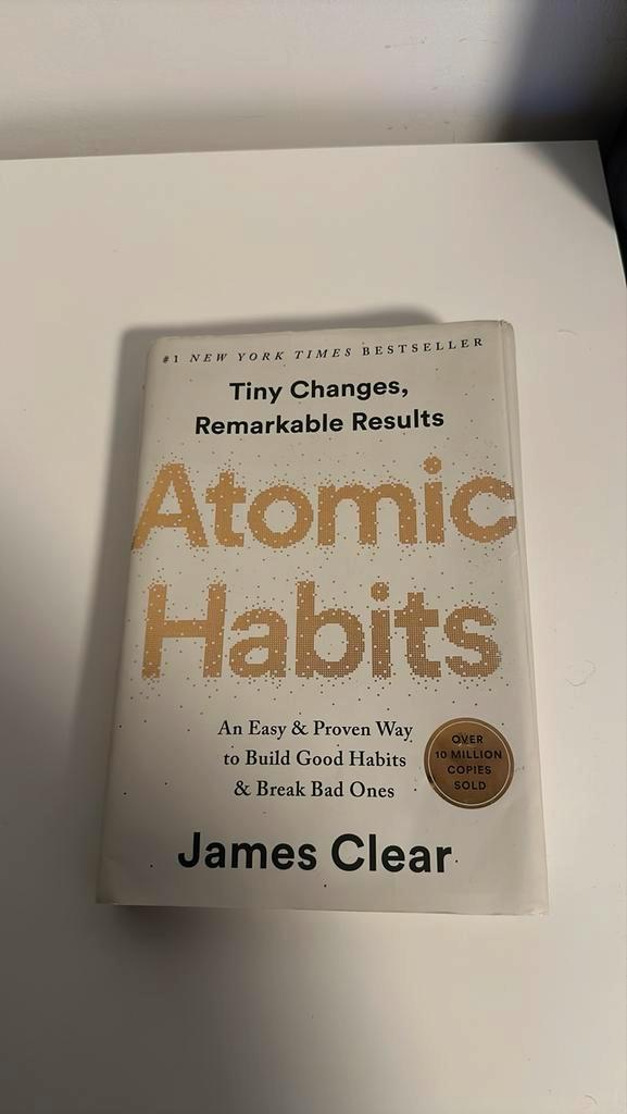 Atomic Habits - James Clear, Boeken, Advies, Hulp en Training, Zo goed als nieuw, Ophalen of Verzenden