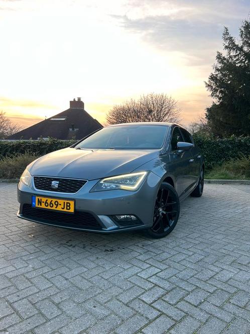 Seat Leon 1.2 2014 led xenon grijs 6 bak, Auto's, Seat, Particulier, Leon, ABS, Airbags, Airconditioning, Alarm, Bluetooth, Bochtverlichting