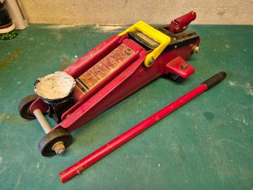 Hydraulische krik. beschikbaar voor biedingen