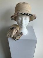 Burberry hoedje met dikke handschoenen (origineel), Ophalen of Verzenden, Zo goed als nieuw, One size fits all, Hoed