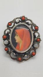 Antieke Zilveren Broche/Hanger Saint Fabiola Bloedkoraal, Ophalen of Verzenden, Zilver, Hanger, Met edelsteen