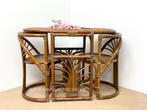 Vintage rotan bistroset tafel en twee stoelen, balkonsetje, Ophalen, Zo goed als nieuw, Rechthoekig, 50 tot 100 cm