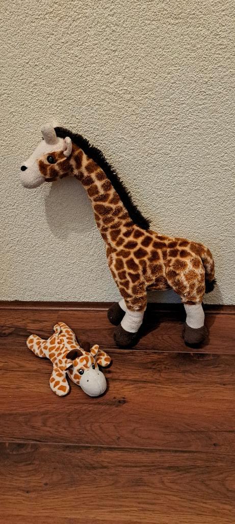 Twee schattige giraffe knuffels, een grote en een kleine., Kinderen en Baby's, Speelgoed | Knuffels en Pluche, Zo goed als nieuw