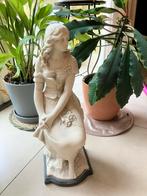 Antiek Gips Beeld - Zittend Meisje, Verzenden, Zo goed als nieuw, Mens