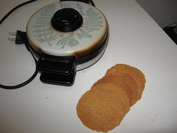 Goedwerkende DUITS kniepertjes wafel ijzer €25,-  beschikbaar voor biedingen