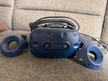 HTC Vive Pro VR Headset met Controllers beschikbaar voor biedingen