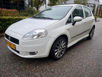 Fiat Punto 1.3 Multijet 62KW 5DR 2010 Wit APK NAP beschikbaar voor biedingen