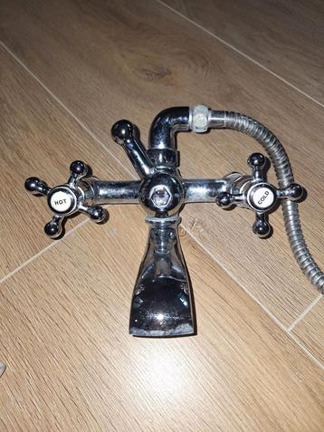 Klassieke Badmengkraan met Doucheslang beschikbaar voor biedingen