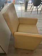 leren eetkamerstoel met armleuningen op wieltjes, Huis en Inrichting, Stoelen, Gebruikt, Overige kleuren, Leer, Ophalen of Verzenden