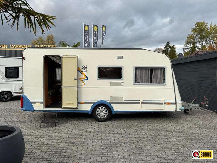 Knaus Blue Line 450 TFM, Caravans en Kamperen, Caravans, Bedrijf, tot en met 4, Treinzit, Knaus, Dwarsbed, Overige typen, Kachel