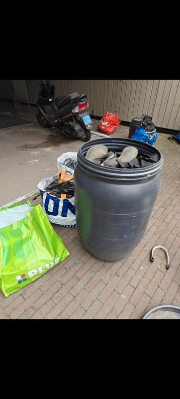 Partij paarden spullen (nieuw en gebruikt) beschikbaar voor biedingen