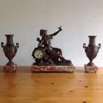 Antieke Franse pendule op roodmarmeren voet, Ophalen