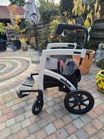 Rolzz motion rolstoel en rollator super makkelijk opvouwbaar beschikbaar voor biedingen