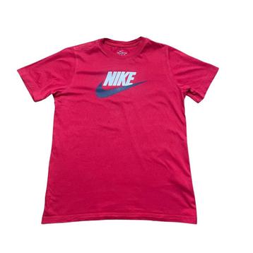 Nike T-shirt beschikbaar voor biedingen