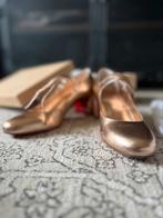 Christian Louboutin Miss Jane leather pumps rose gold (38), Kleding | Dames, Schoenen, Ophalen of Verzenden, Zo goed als nieuw