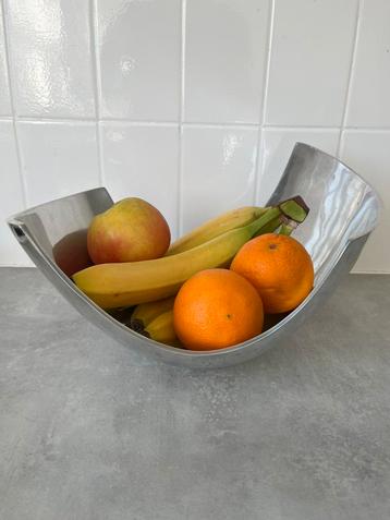 Fruitschaal strak design beschikbaar voor biedingen