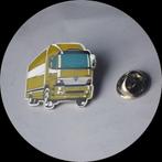 MERCEDES BENZ ATEGO pin,  geel, Verzamelen, Speldjes, Pins en Buttons, Ophalen of Verzenden, Zo goed als nieuw, Transport, Speldje of Pin