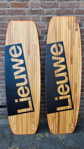 Lieuwe Awesome Kiteboard beschikbaar voor biedingen