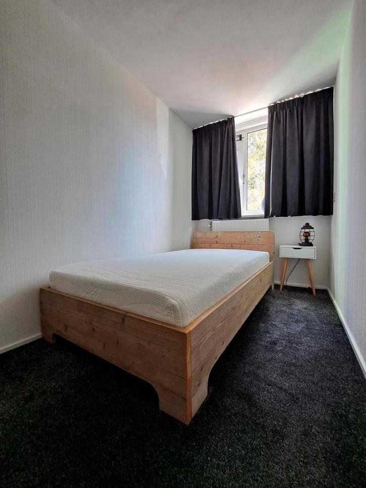 Stijgerhouten bed van Livengo, Huis en Inrichting, Slaapkamer | Bedden, Zo goed als nieuw, Tweepersoons, 120 cm, 220 cm, Steigerhout