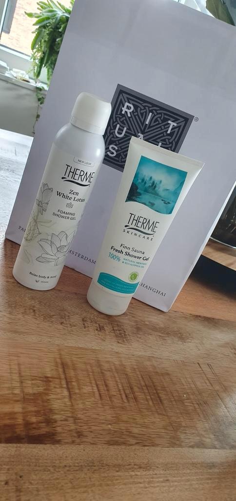 Therpme Showergel Duo – Zen White Lotus & Finn Sauna | Nieuw, Sieraden, Tassen en Uiterlijk, Uiterlijk | Gezichtsverzorging, Nieuw