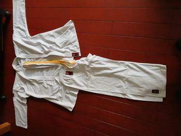 Te koop karate pak van het merk Matsuru beschikbaar voor biedingen