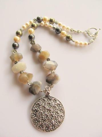 Ketting Tin Flower shellparels-agaat-tinnen kralen-hanger beschikbaar voor biedingen
