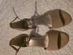 Dames schoenen creme maat 38, Kleding | Dames, Schoenen, Ophalen of Verzenden, Zo goed als nieuw, Beige, Sneakers of Gympen