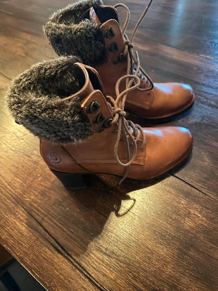 Enkellaarsjes Dames Bugatti Maat 39 leer, Kleding | Dames, Schoenen, Zo goed als nieuw, Lage of Enkellaarzen, Bruin, Ophalen of Verzenden